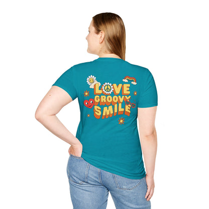 Love groovy smile T-shirt